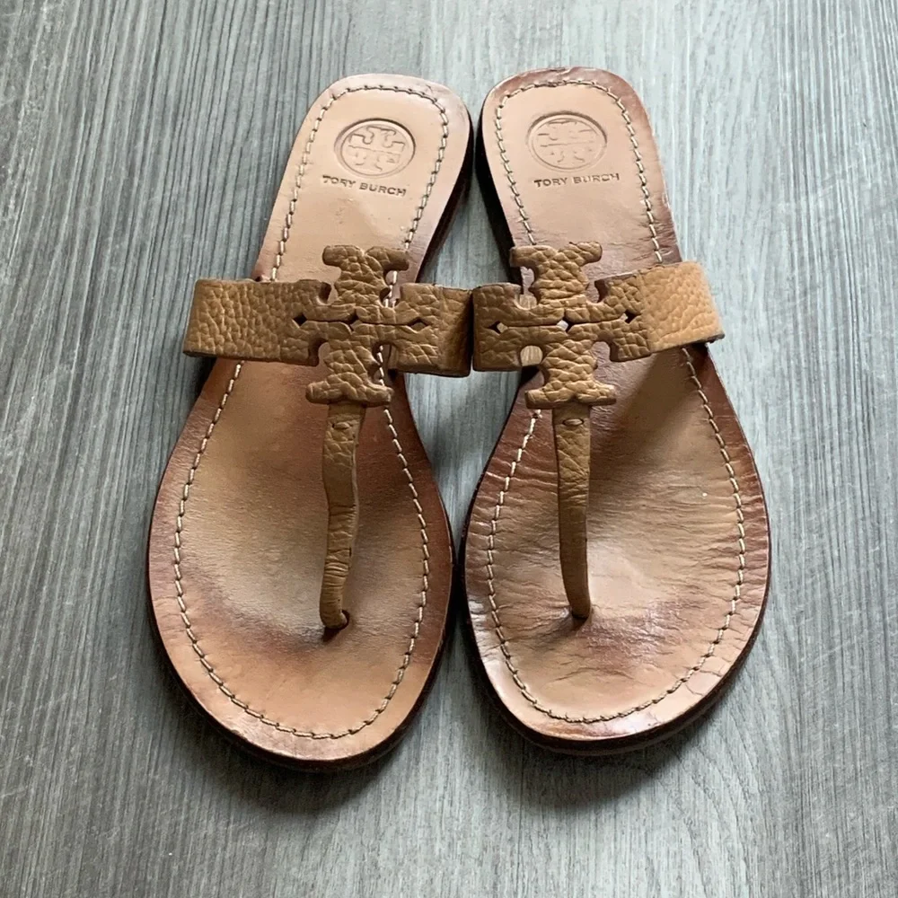 Tory Burch Pebble Leather Laser Cut Logo Slides Flat Thong Neutrals Size 7,5
